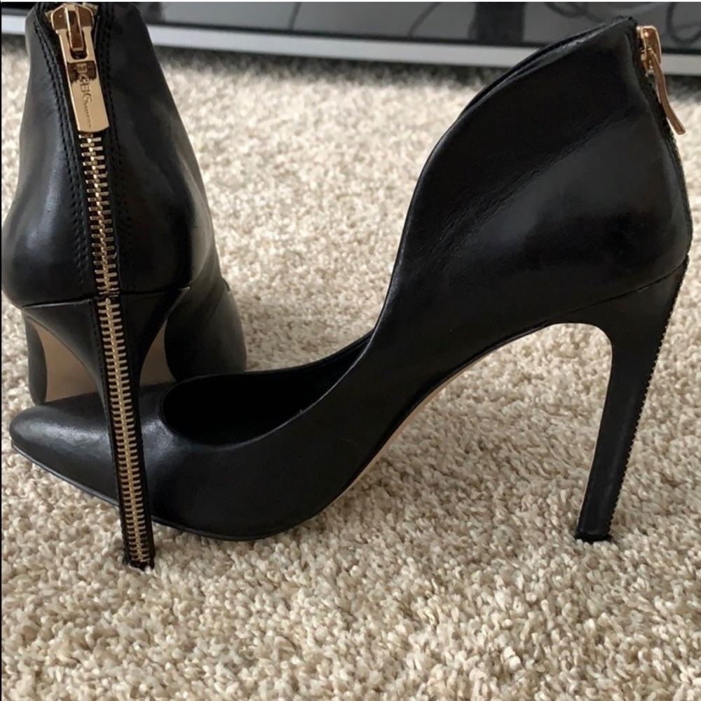 Zipper back BCBG heel